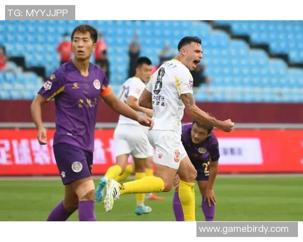 杭州绿城与辽宁FC激战正酣谁能在这场对决中笑到最后